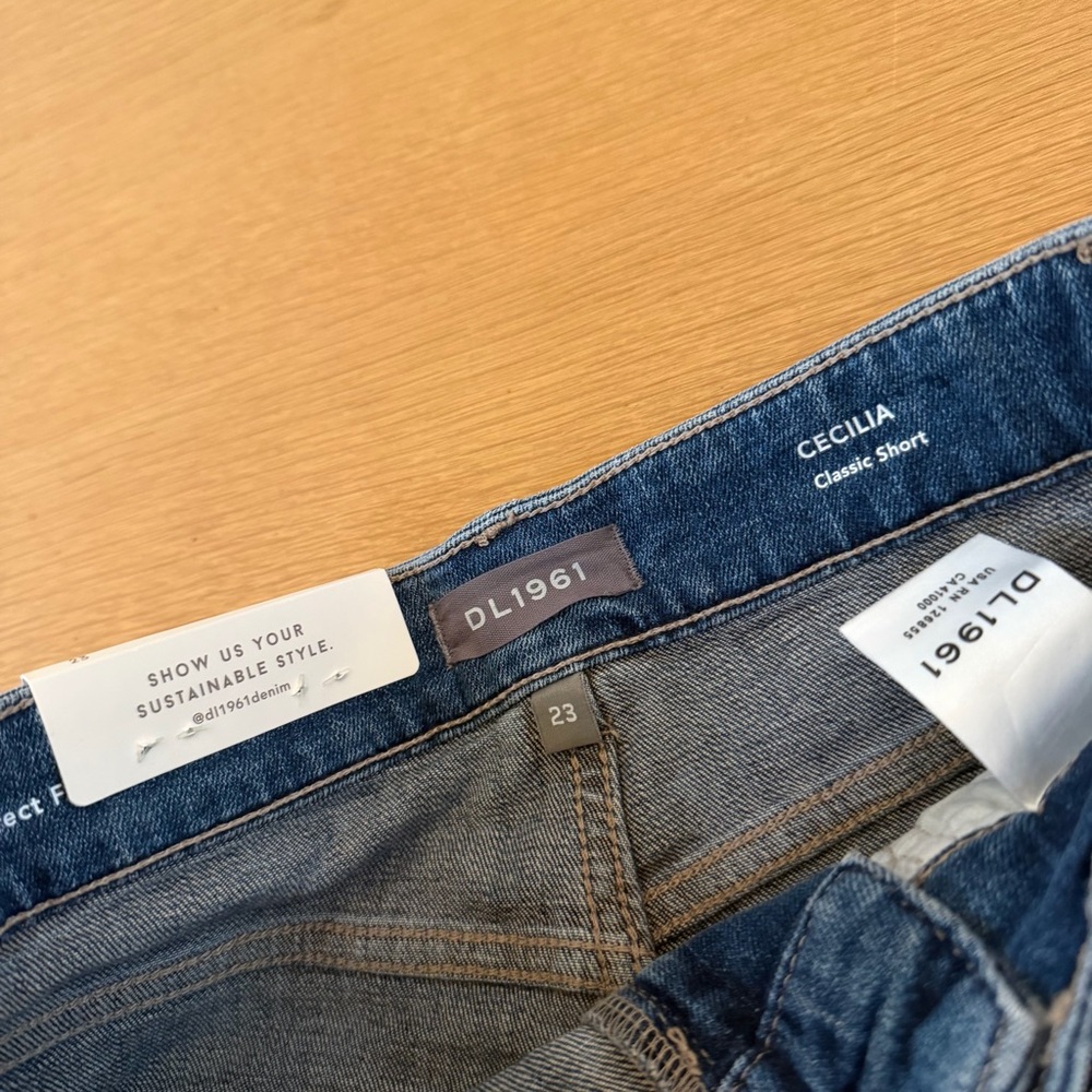 DL1961 Cecelia Classic Shorts - Picture 3 of 9